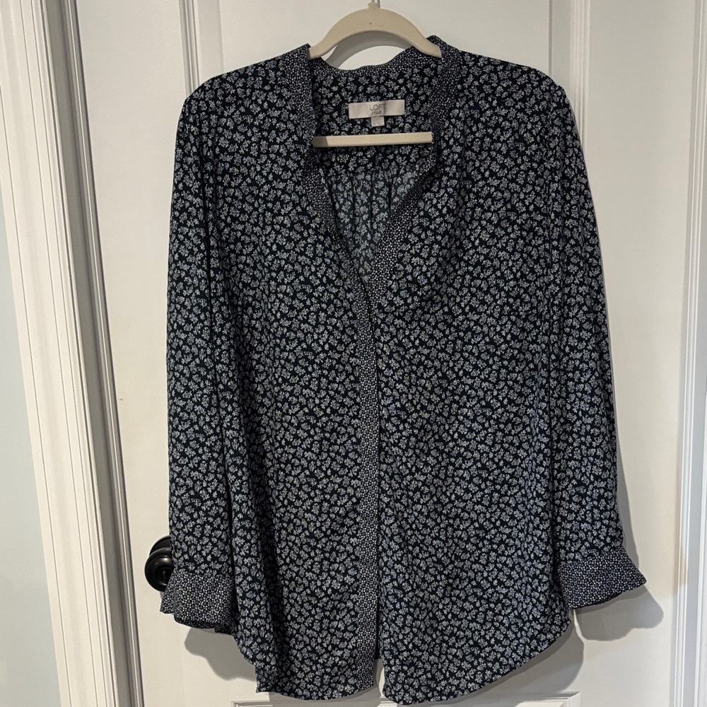 LOFT Navy and White Patterned Blouse - like new